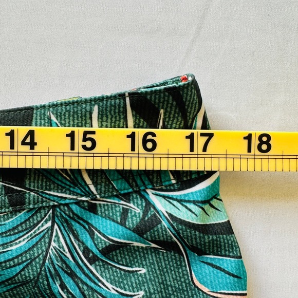 Rip Skirt Hawaii Green Floral Tropical Print Womens M Coastal Resort Vacation - Picture 4 of 6